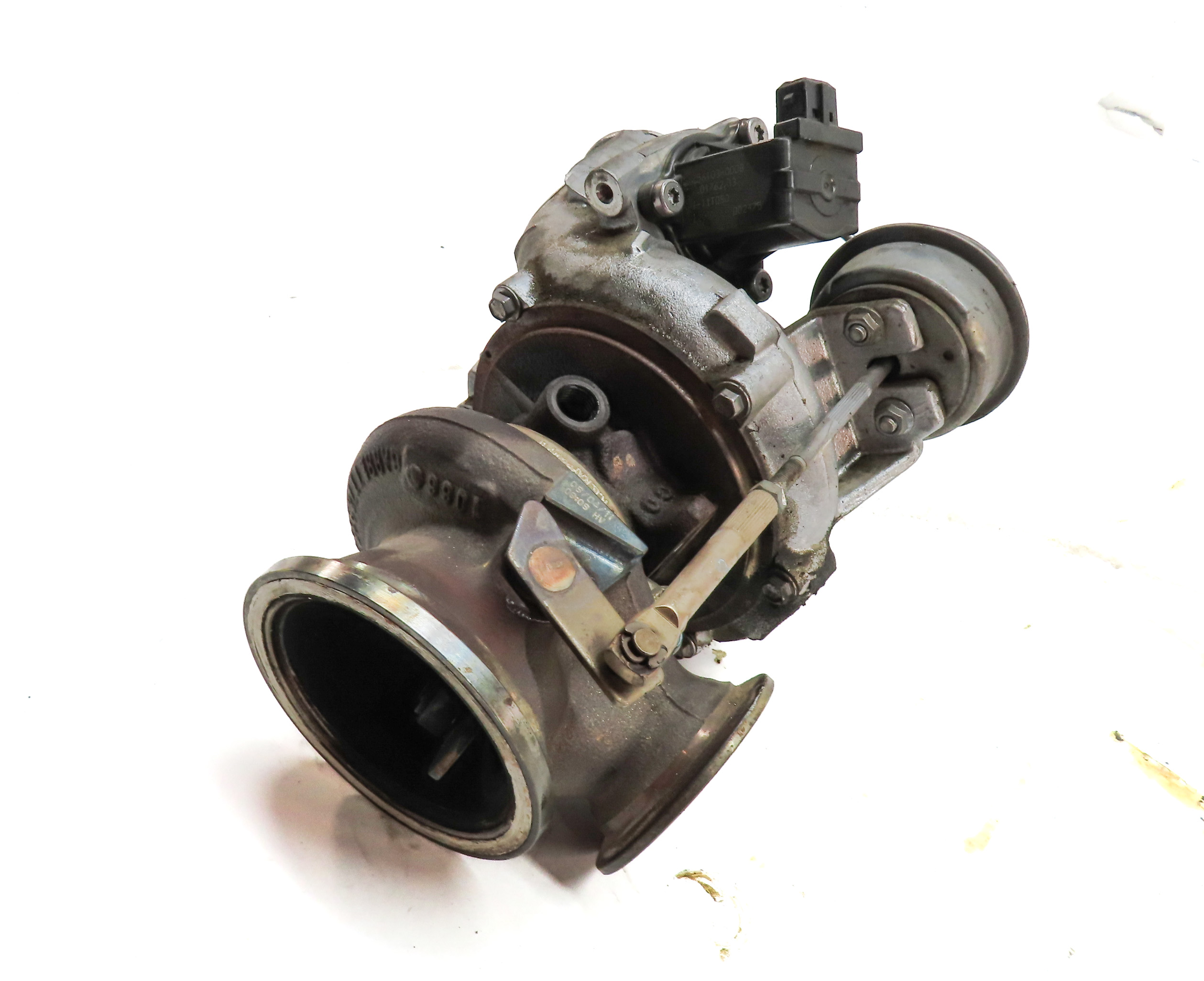 08-14 BMW 550i 750i X5 X6 (E70 E71 F01 F10) 4.4L N63 ENGINE LEFT TURBOCHARGER — exact item pictured
